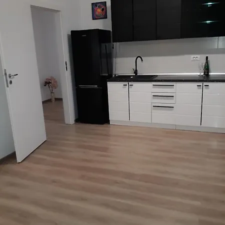 Апартаменти Estetic Apartament Брашов