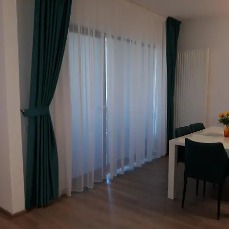 Estetic Apartament Апартаменти *