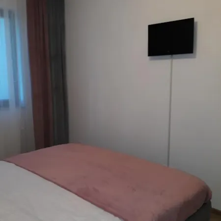 Estetic Apartament * Брашов